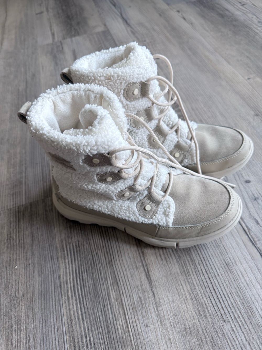 Women Sorel Size 7.5 Winter Boots